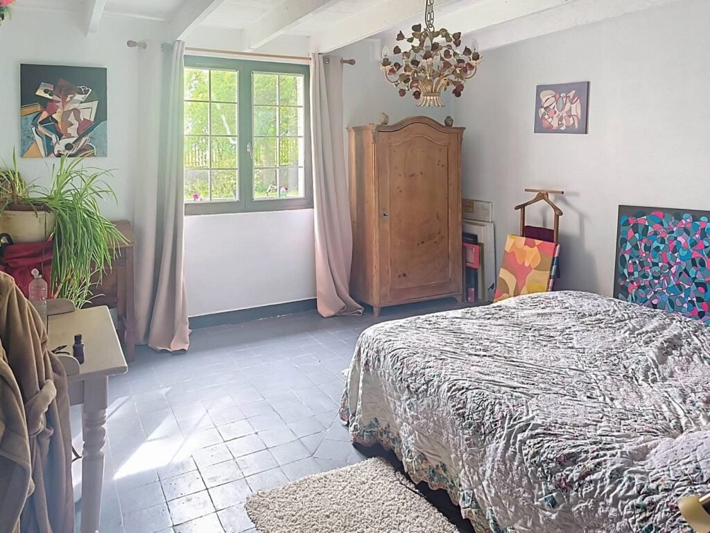 ECC5025D-6C71-4FA4-A891-B12DAC146E32