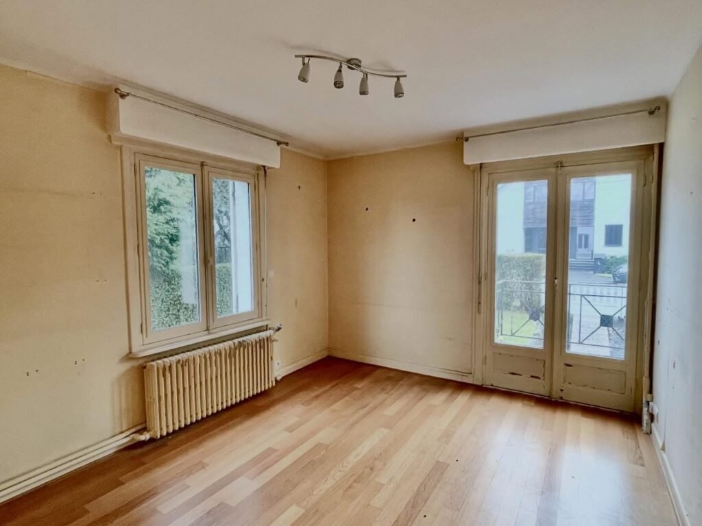 EDC4AD7A-9578-4E18-AB90-2FAA097EFB75