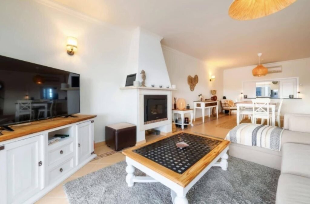 F0E4267C-3A39-4862-BE67-C4E2DDF7F12C