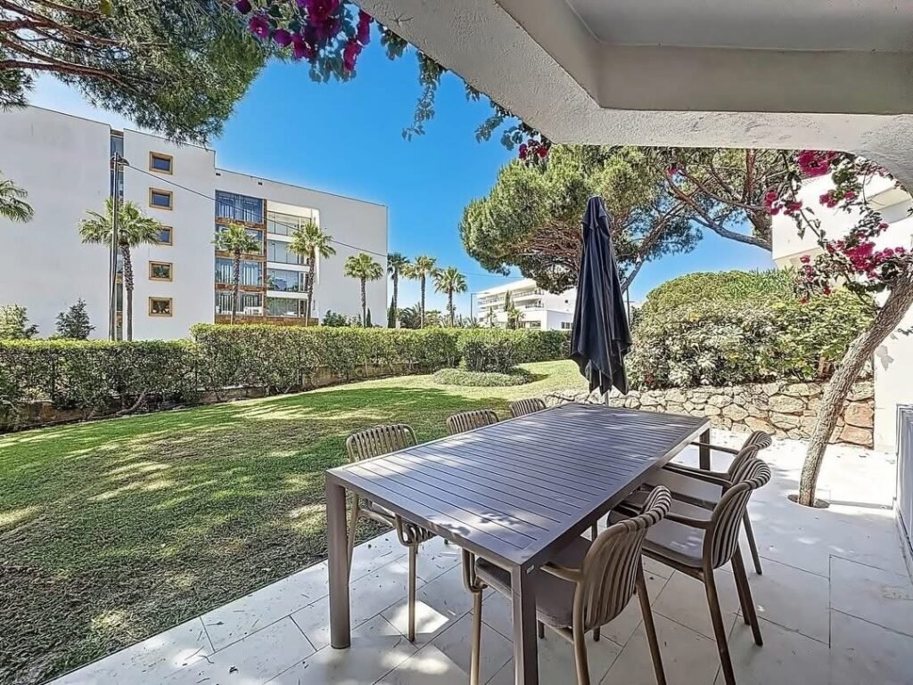 F122D6F8-BADC-4822-9796-1E7D8084A99E