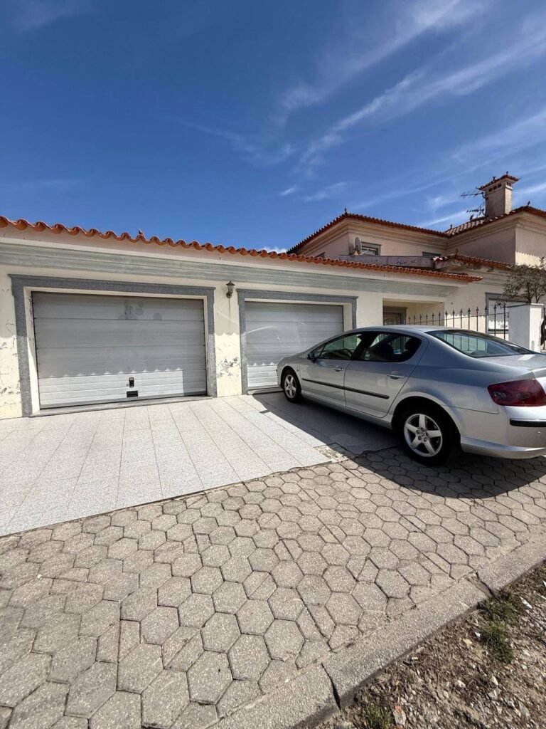 Spacious 4-Bedroom house for sale in Aveiro, Portugal - close to the sea