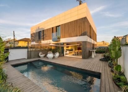 𝙇𝙪𝙭𝙪𝙧𝙮 𝙑𝙞𝙡𝙡𝙖 𝙗𝙮 𝙩𝙝𝙚 𝙎𝙚𝙖 in Vila do Conde, a seaside resort 25km north of Porto, Portugal