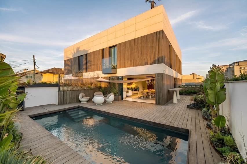 𝙇𝙪𝙭𝙪𝙧𝙮 𝙑𝙞𝙡𝙡𝙖 𝙗𝙮 𝙩𝙝𝙚 𝙎𝙚𝙖 in Vila do Conde, a seaside resort 25km north of Porto, Portugal