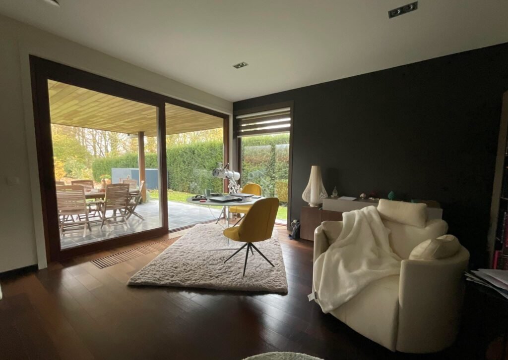 FFA7F43E-2490-4E08-B6A4-6A1D268EC433