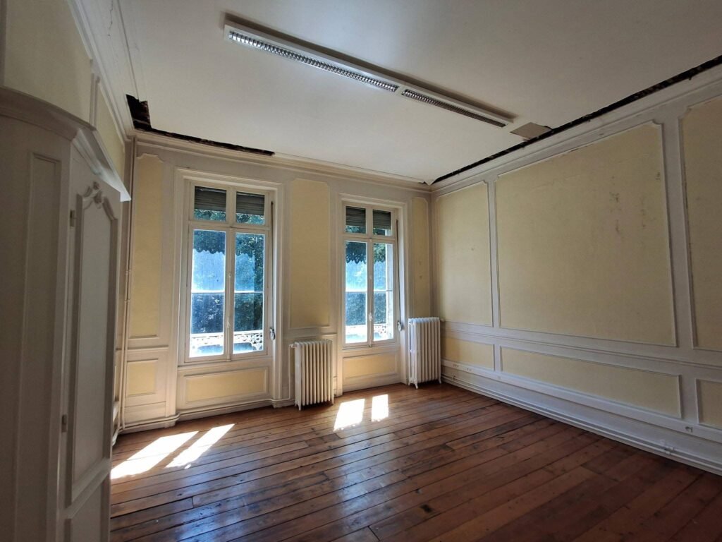 10EC78A0-15DD-4A66-A446-B341685A7315