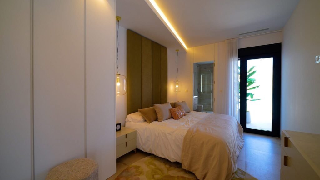 3565F89E-5702-41F9-843B-FA1406D73965