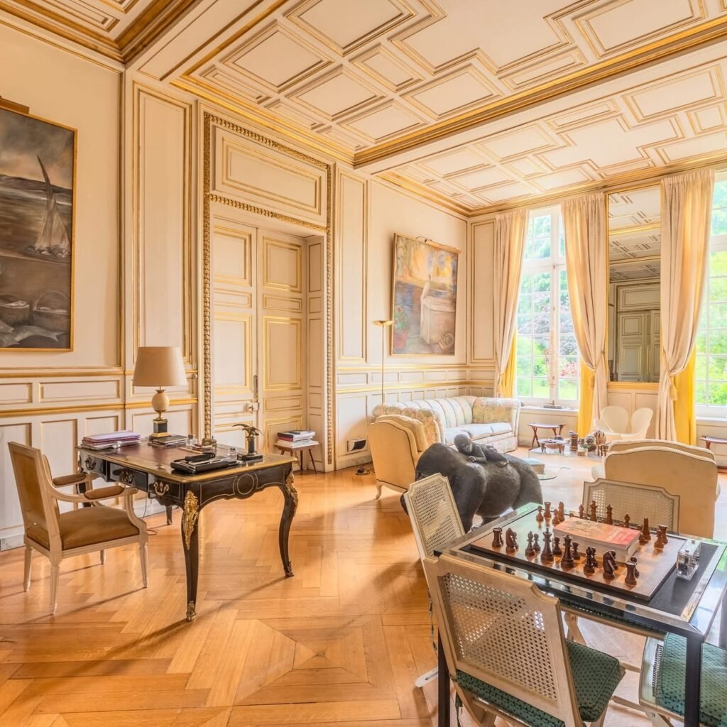 380861A3-8637-46F3-A655-EDC4D8749B64