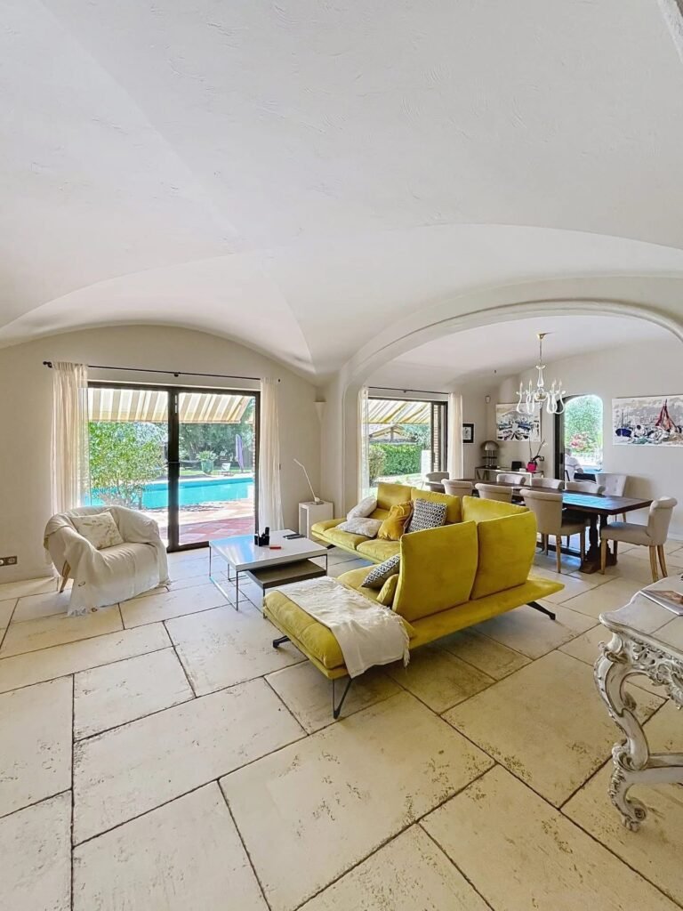 4F754AE0-E162-4323-A40F-D783768CA0AA