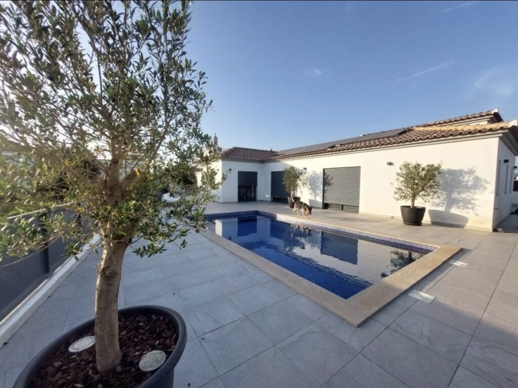 Portugal villa for sale with pool in Estoi, Faro near Faro International Airport