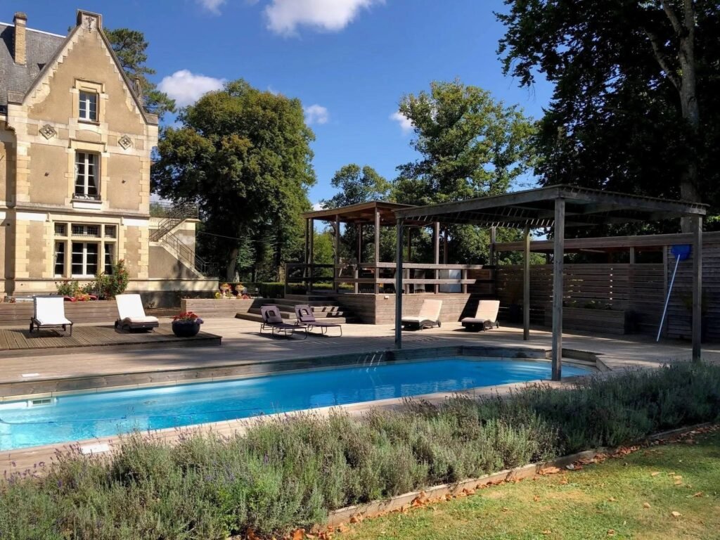 5F40BA67-3E43-4824-96BB-BE38F82E56CC