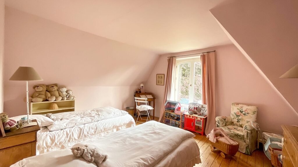 6ECA8CF0-2277-4C1C-9317-B4FE17CFA3D6