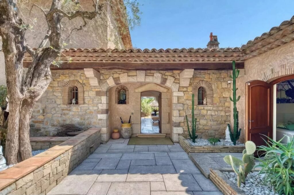 A9FF24F9-C665-4109-889B-7AD9ABACD274