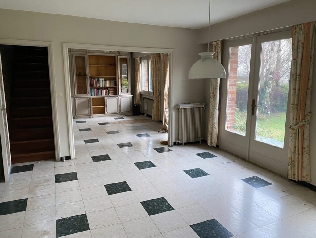 AC366B23-3C73-4B7E-945C-04370AEF2242