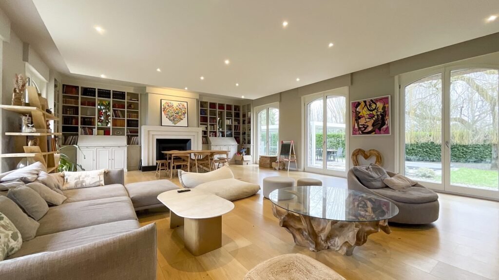 B31D3C15-9F2C-40B3-806D-930934EC99BB