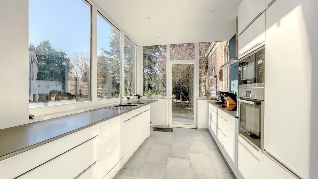 216903F9-2C16-4D13-9401-290A8537CB74