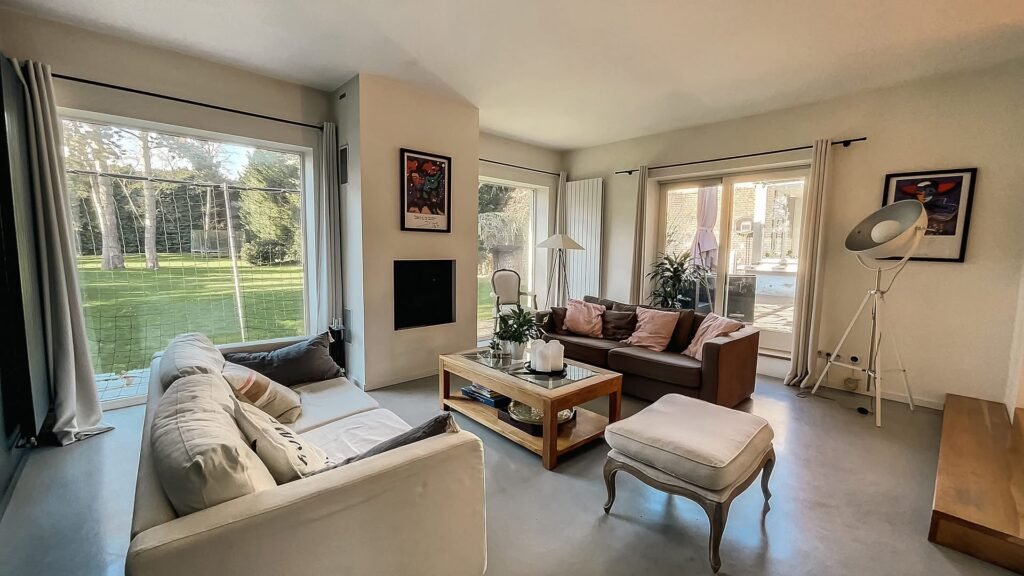 4FD703F5-CFFD-4329-BDF3-EF6825051C97