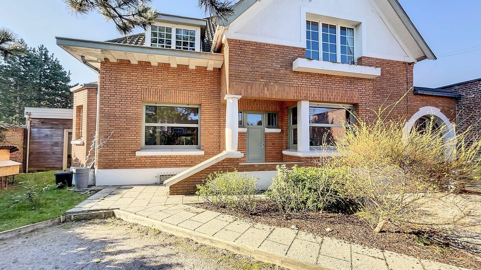 Art Deco Gem: Stunning 5-Bedroom French House for Sale in Lille’s Prestigious Villeneuve-d’Ascq Area