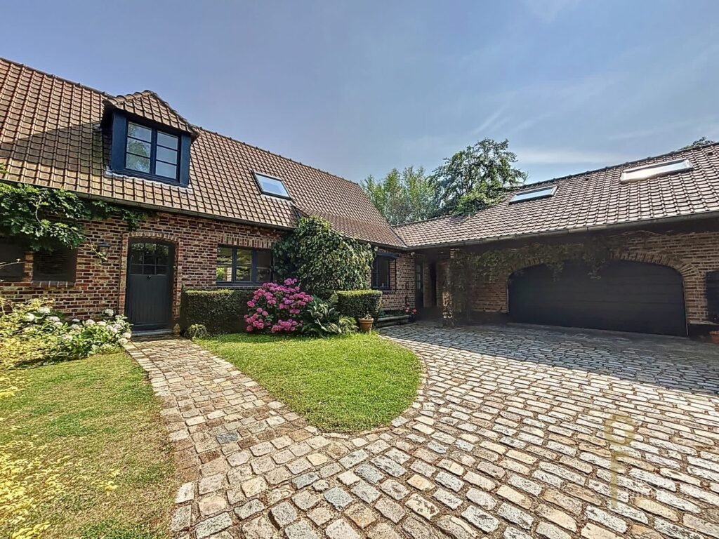 French House for Sale in Lille: A Rare Investment Opportunity in Bondues