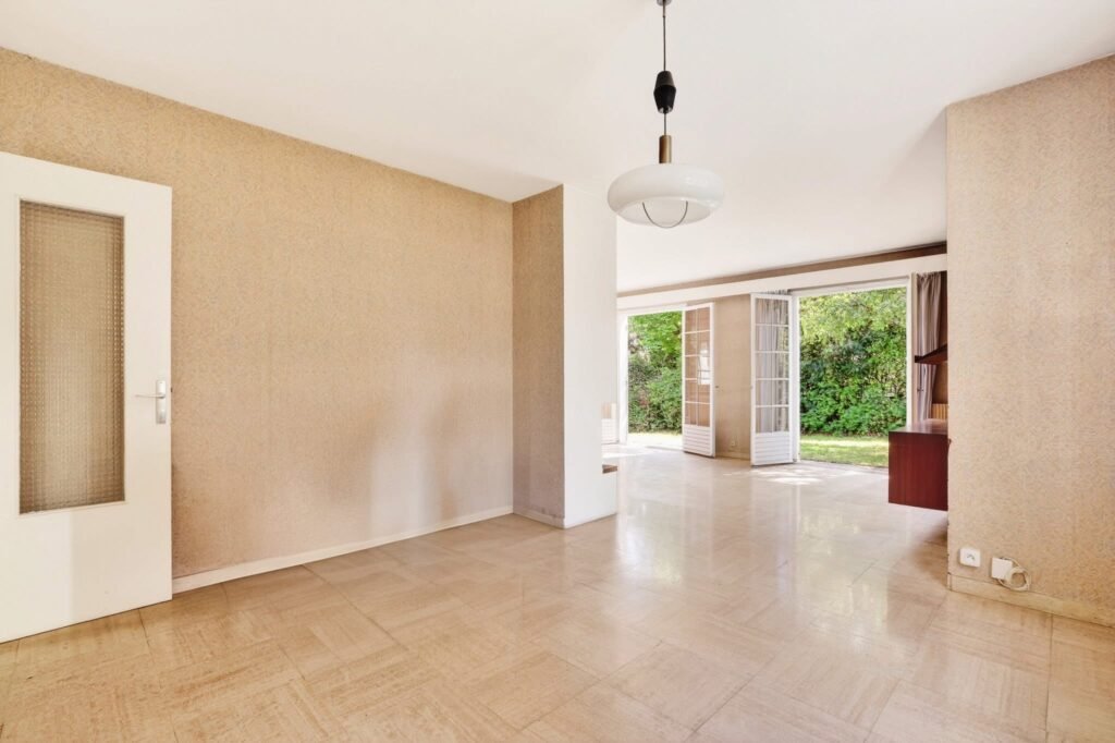 597AD4F2-6489-457D-BFB2-60B7CCB3E75D