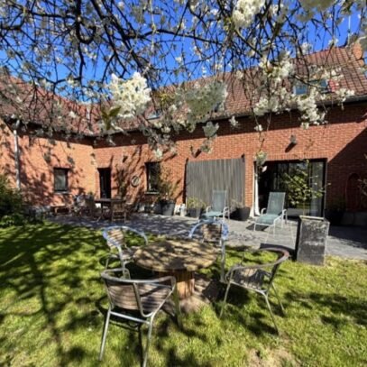 Exceptional French House for Sale in Lille: 7 Bedrooms, Garden, and Investment Potential Near Linselles