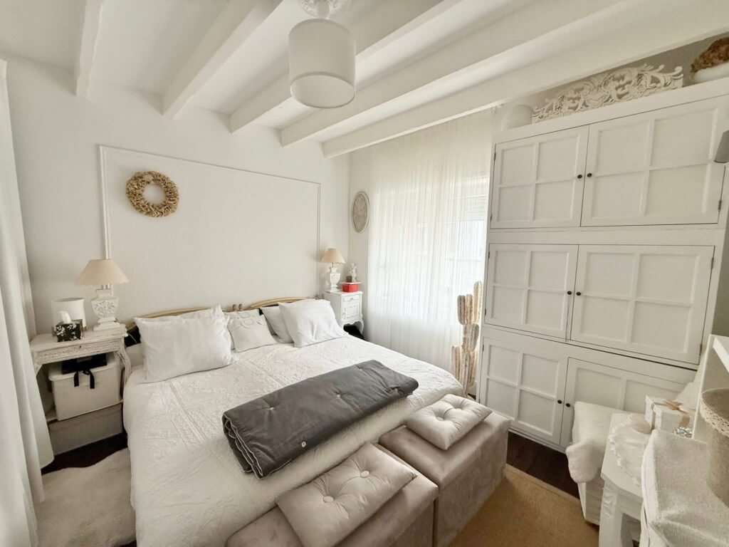 9FFAC78A-0309-4FB1-85D6-C86597E32390