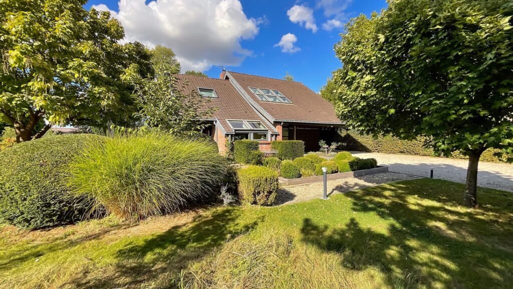 AF6D033C-1FA9-438C-A275-701451EF5781