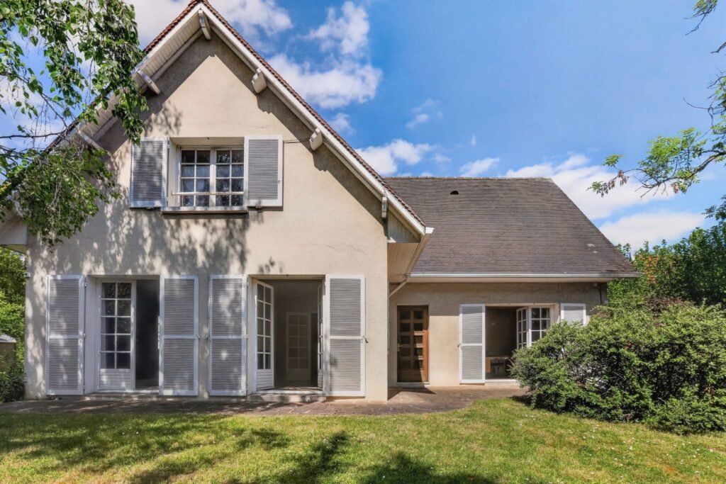 BFCA5525-25B3-4E55-BA87-EB306519F4D0