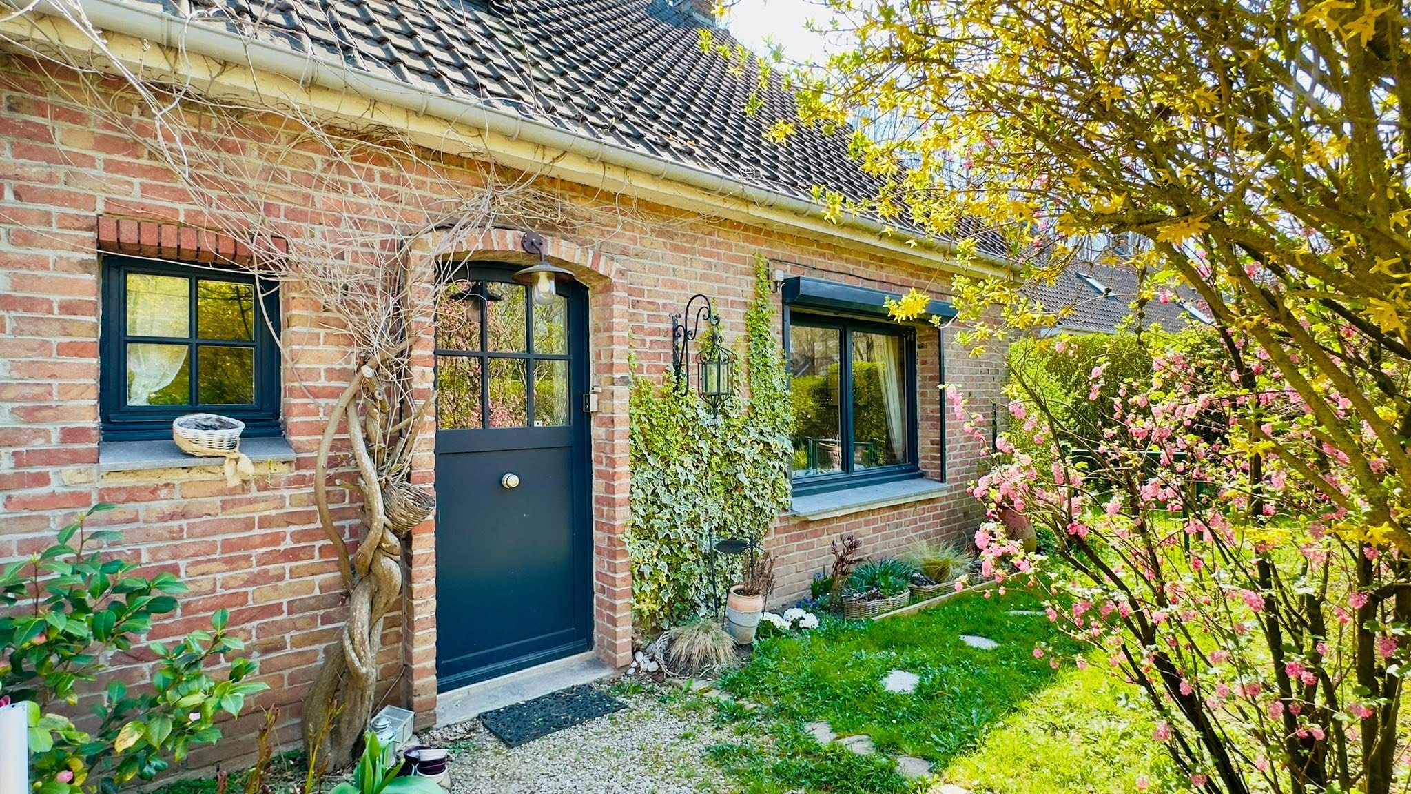 French House for Sale in Lille: Discover a Charming 3-Bedroom Home with Garden and Pool in Bondues-Achelles Woods