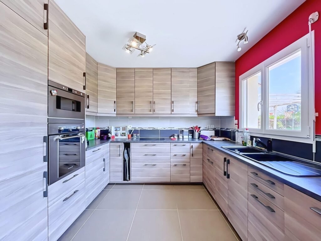 1227F944-25DB-4D3B-9121-67259647D69A